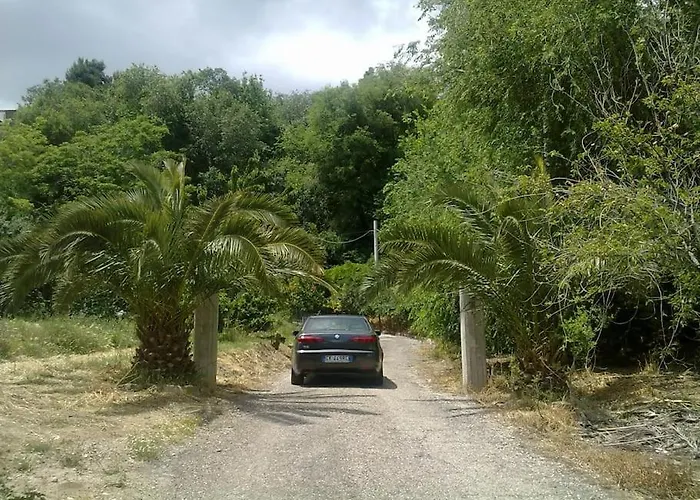 31 Posti Con Cucina E Parcheggio Privato Gratuito Candela